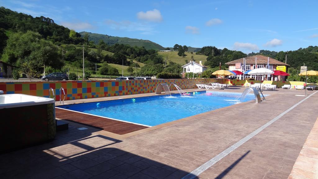 Conjunto Hotelero La Pasera Soto De Cangas Eksteriør billede